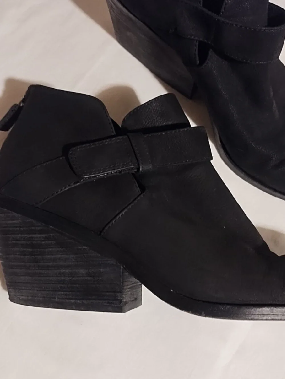 Eileen Fisher Black Suede Ankle Booties with Side Strap Good Condition Size 9.